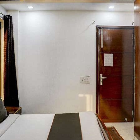 Collection O R S Villa Near Lotus Temple Neu-Delhi Exterior foto