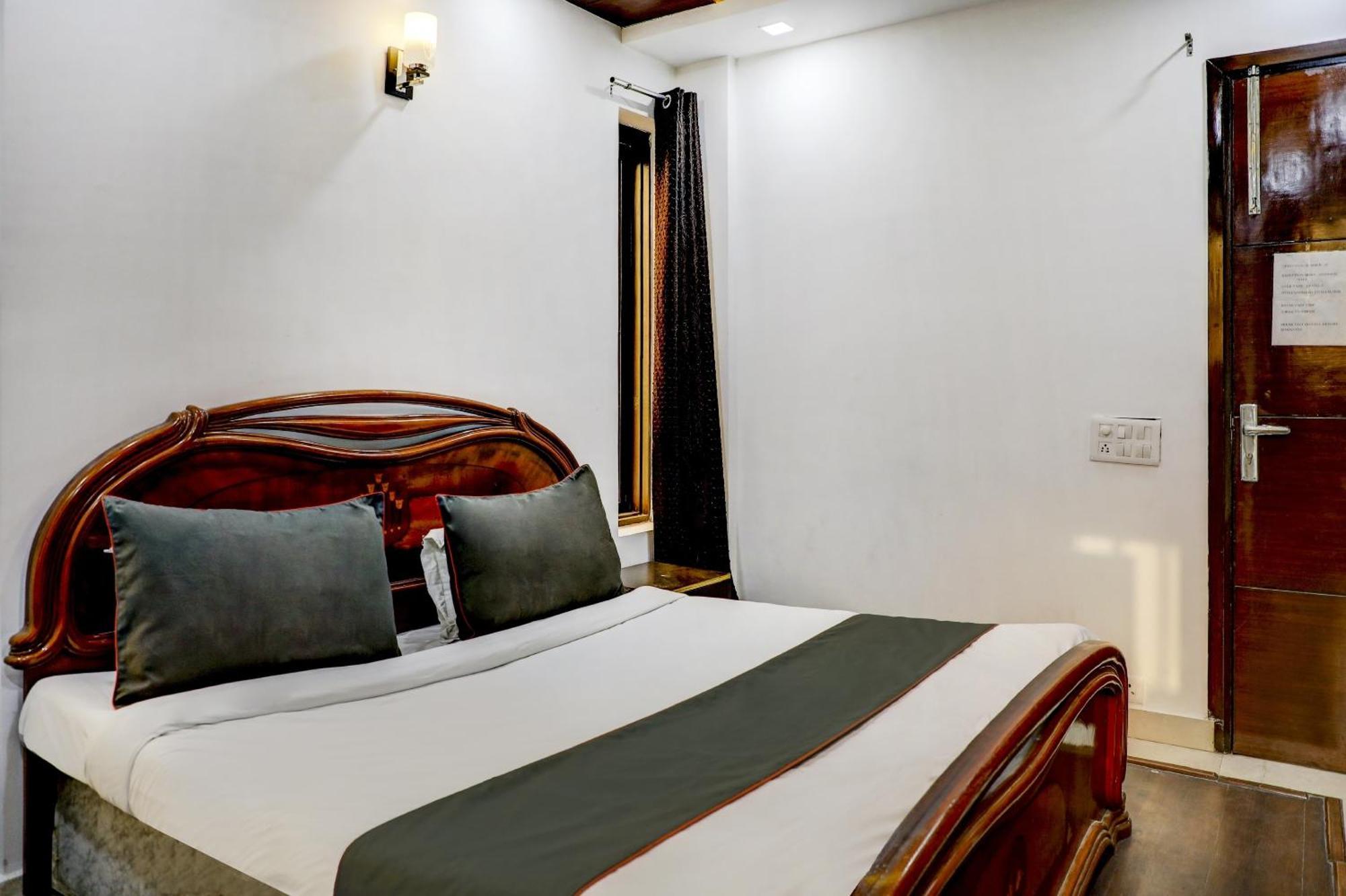 Collection O R S Villa Near Lotus Temple Neu-Delhi Exterior foto
