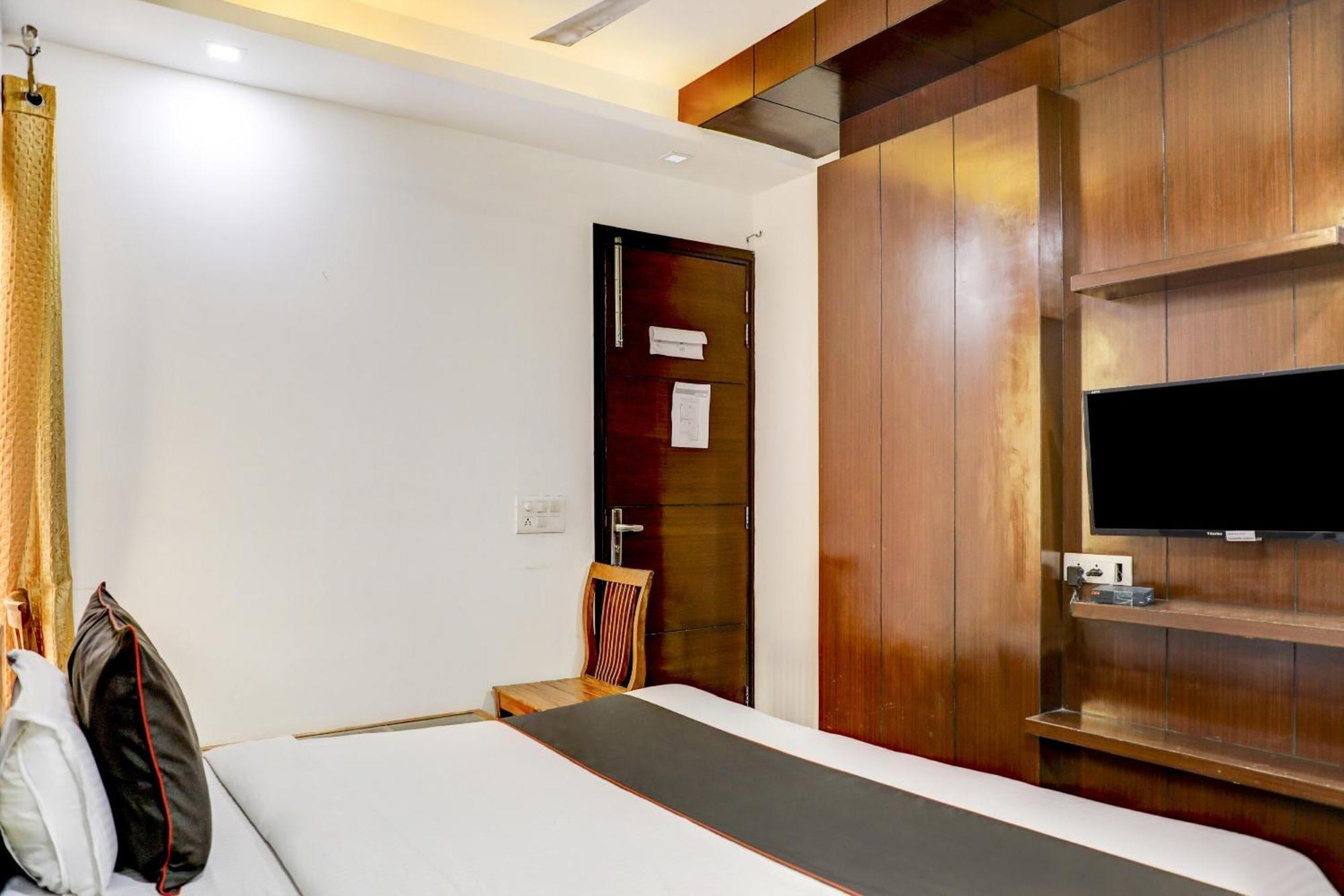 Collection O R S Villa Near Lotus Temple Neu-Delhi Exterior foto