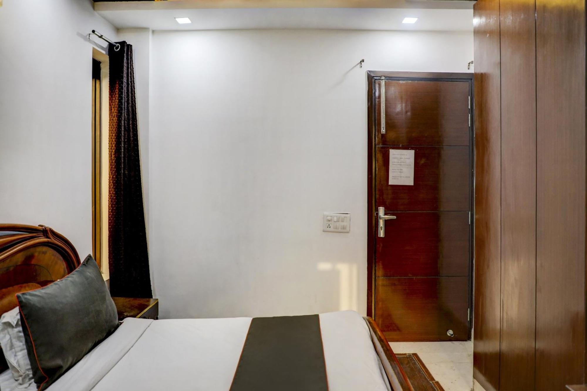 Collection O R S Villa Near Lotus Temple Neu-Delhi Exterior foto